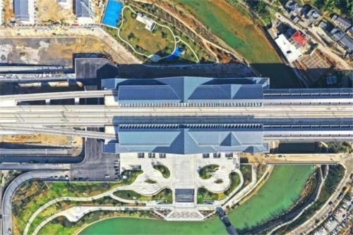 10条高铁新线年底前开通，试运行车上3瓶矿泉水惊呆众人！