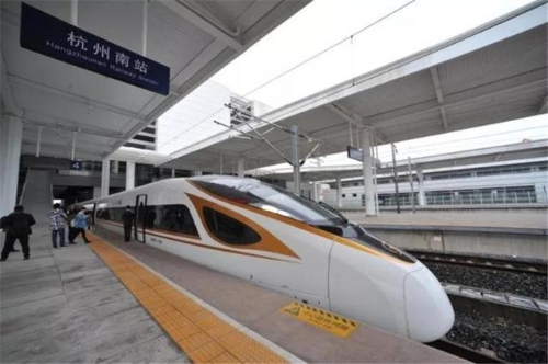 10条高铁新线年底前开通，试运行车上3瓶矿泉水惊呆众人！