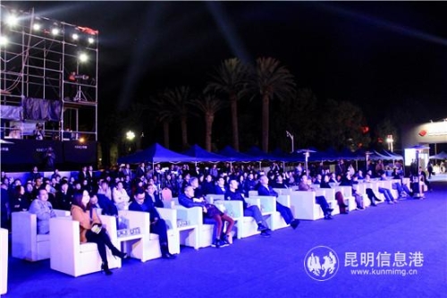 参加发布会的领导、嘉宾。