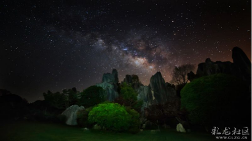 第八届我爱昆明——发现昆明之美摄影大赛相机组一等奖《石林星空》。云南白狼 摄 第八届我爱昆明——发现昆明之美摄影大赛相机组一等奖《石林星空》。云南白狼 摄