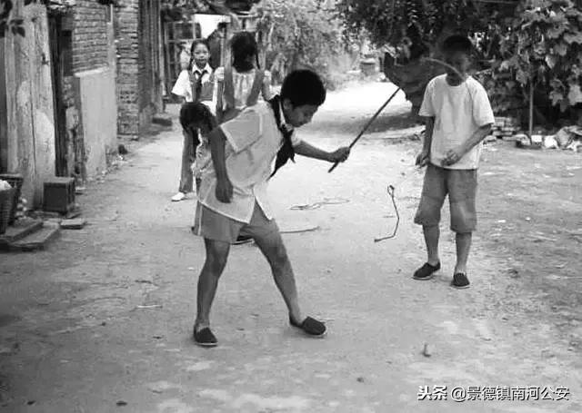 太会玩！这就是我们的童年啊！
