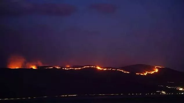 视界 | 中国消防员灭火后累倒在地照片感动英媒:这才是英雄! 视界 | 中国消防员灭火后累倒在地照片感动英媒:这才是英雄!