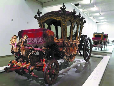 葡萄牙马车(摄于里斯本葡萄牙国家马车博物馆) 葡萄牙马车(摄于里斯本葡萄牙国家马车博物馆)