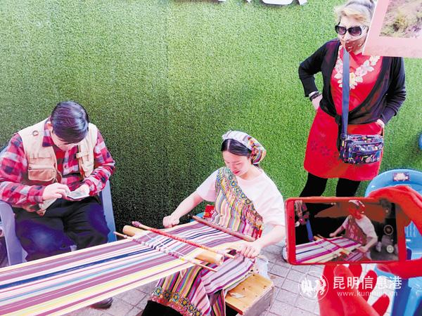 手工织布技艺展示-(2) 手工织布技艺展示-(2)