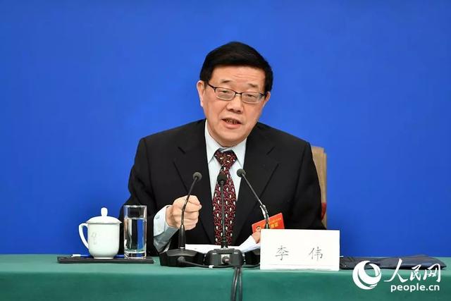 首场政协记者会，他为何放了这句“狠话”？