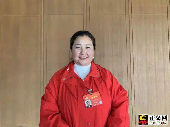 “总书记的讲话如响鼓重锤！”深度贫困地区女代表女委员：脱贫攻坚，撑起一片天！