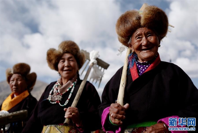 (社会)(3)西藏:载歌载舞迎开耕