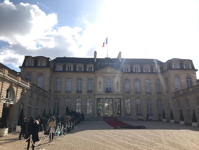 时政新闻眼丨尼斯夜谈、战机护航、凯旋门迎宾,一场特殊之访来了 时政新闻眼丨尼斯夜谈、战机护航、凯旋门迎宾,一场特殊之访来了