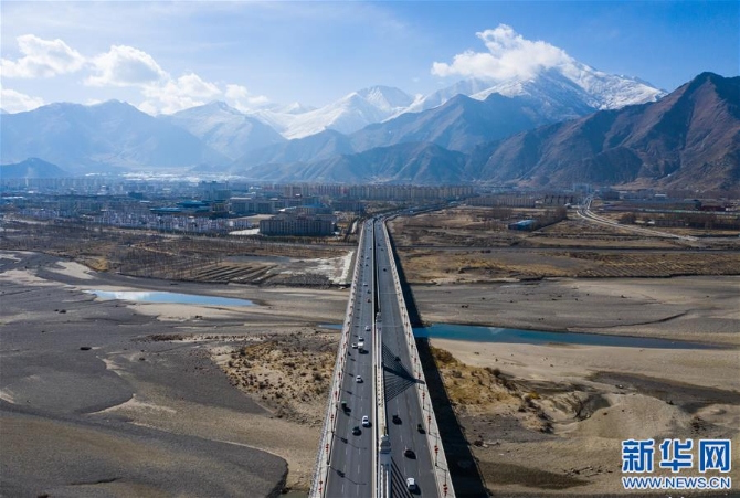 （西藏民主改革60周年）（3）路见西藏