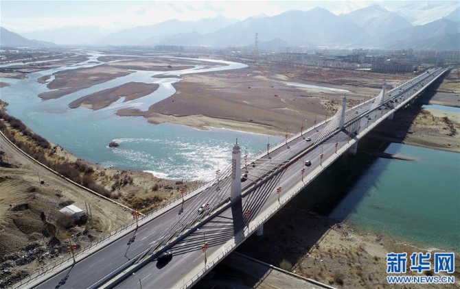 （西藏民主改革60周年）（15）路见西藏