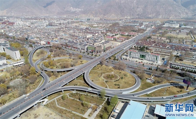 （西藏民主改革60周年）（16）路见西藏