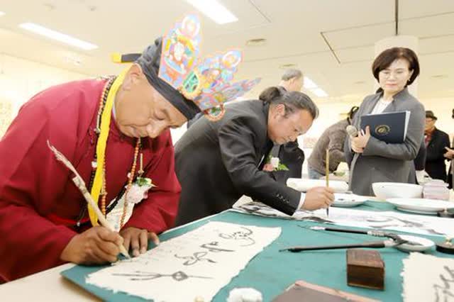 700米长卷绘纳西族风土人情4