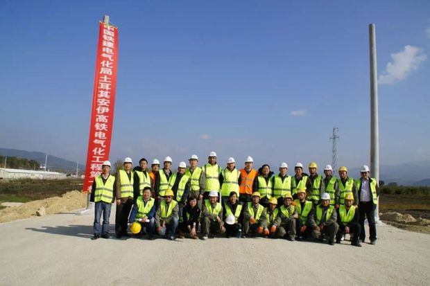 “一带一路”上的青春“建证”：铁轨上的“中国名片”