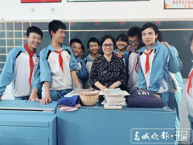 保山乡村女教师耕耘多年作品喜获“冰心儿童文学新作奖” (2).jpg