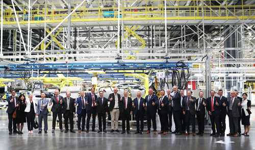 参观恒大新能源汽车天津生产基地 参观恒大新能源汽车天津生产基地