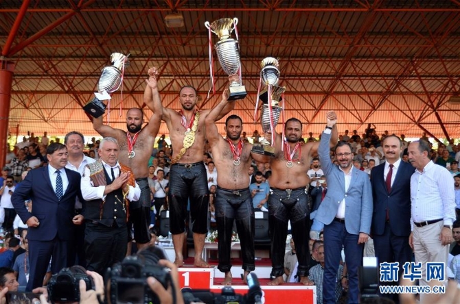 （国际）（3）独具魅力的土耳其橄榄油摔跤
