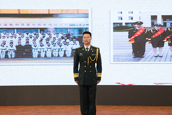 陆军边海防学院昆明校区林剑作题为《我强，国更强》的演讲-通讯员冯靖凯摄