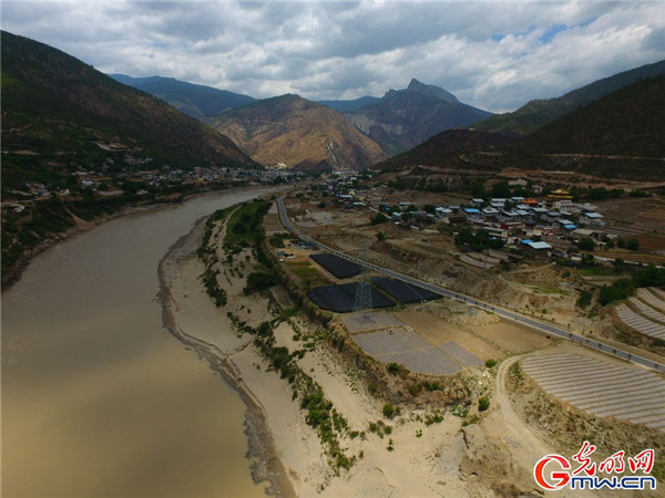 航拍香格里拉市五境乡泽通村 光明网记者张瑜摄