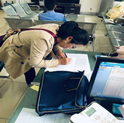 乘客取回资料袋(昆明公交好人好事不间断) 乘客取回资料袋(昆明公交好人好事不间断)