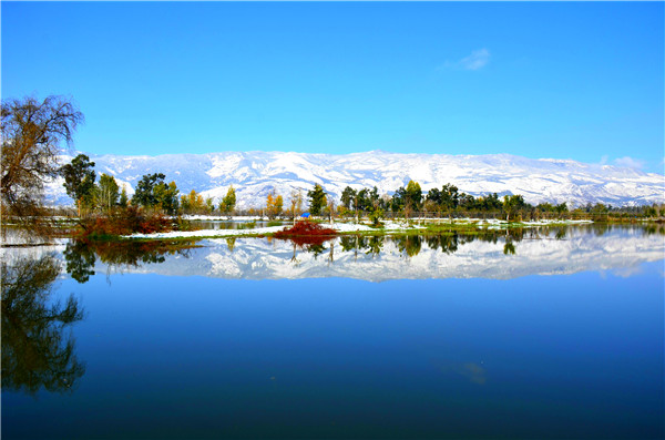 云南省洱源县西湖，六村一岛村湖画景。