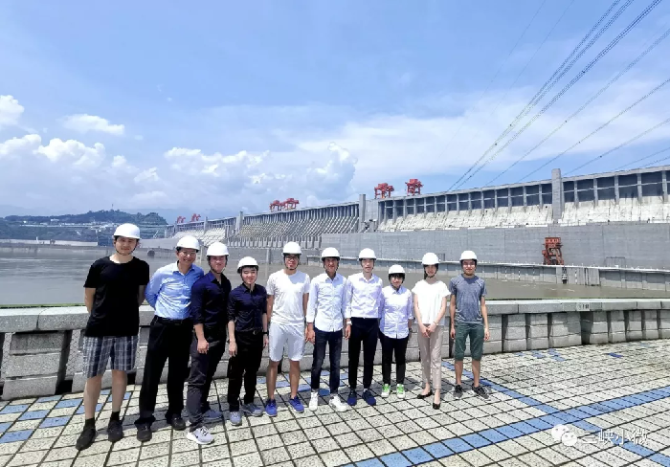 这才是我们同心建设的香港，这才是广大香港青年的模样！