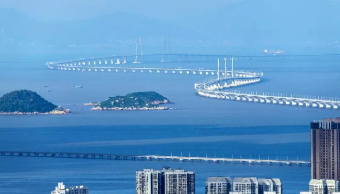 这才是我们同心建设的香港，这才是广大香港青年的模样！