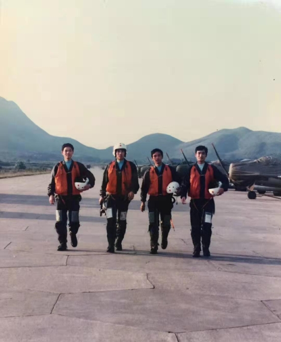 沈飞 (1) 沈飞 (1)