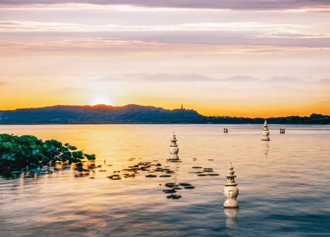 我能想到最浪漫的事，就是和你逛遍人民币上的风景