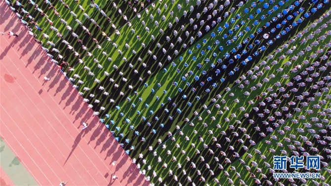 (新华全媒头条·开学季·图文互动)(2)新学期是彩色的——各地2019年秋季学期开学典礼扫描