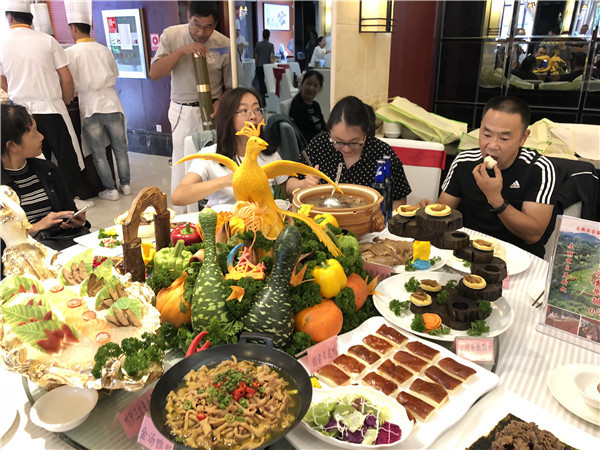 烹饪技艺大赛丰富美食。