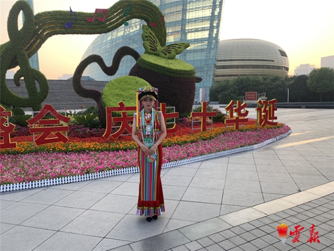 快看!“民族团结”方队里有16朵“云南花”