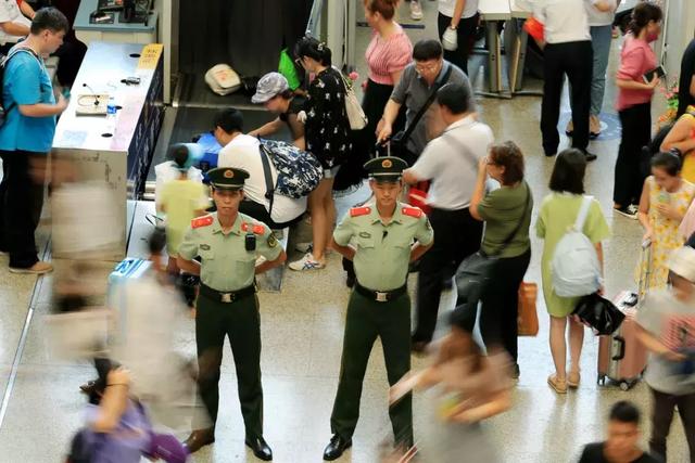 这个国庆，中国军人的身影一直在路上