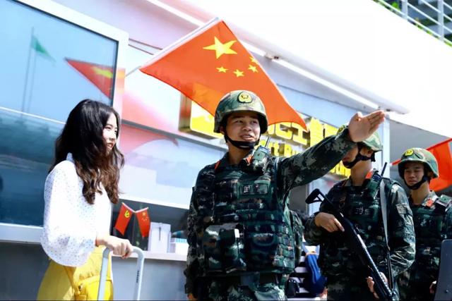 这个国庆，中国军人的身影一直在路上