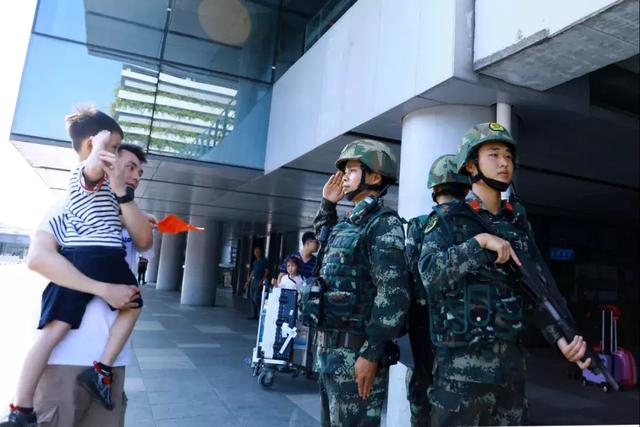 这个国庆，中国军人的身影一直在路上