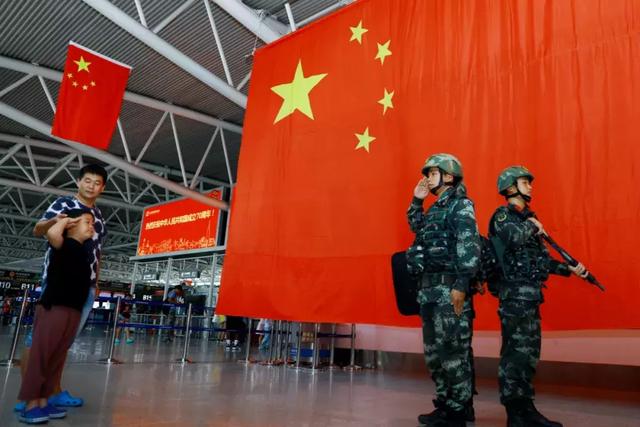 这个国庆，中国军人的身影一直在路上