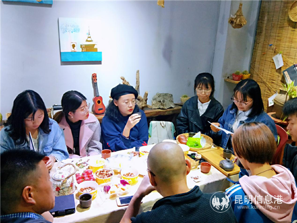 未到场的志愿者写了书面体会交志愿者宣读 未到场的志愿者写了书面体会交志愿者宣读