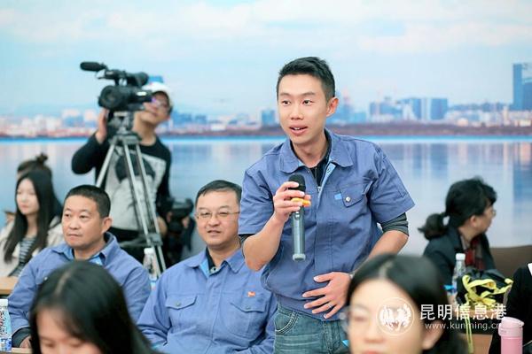 图四 标准化常识有奖问答环节。现场供图_副本