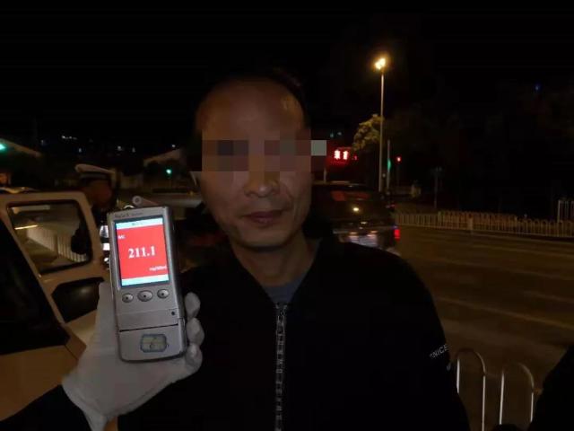 交通奇葩事1.jpg