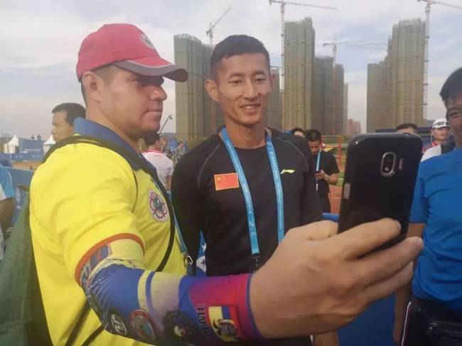 破纪录拿金牌,这些中国军人让人服气!