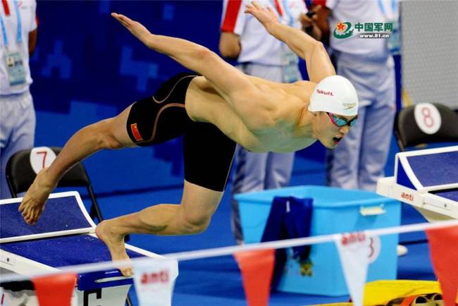 破纪录拿金牌,这些中国军人让人服气!