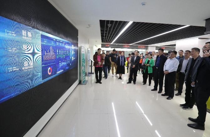 凤舞展翅启新程 全国网媒总编辑走进中国（山东）自贸试验区 济南片区感叹济南更加开放