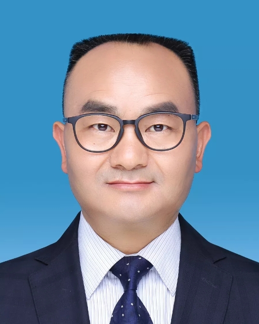 李泽华.webp