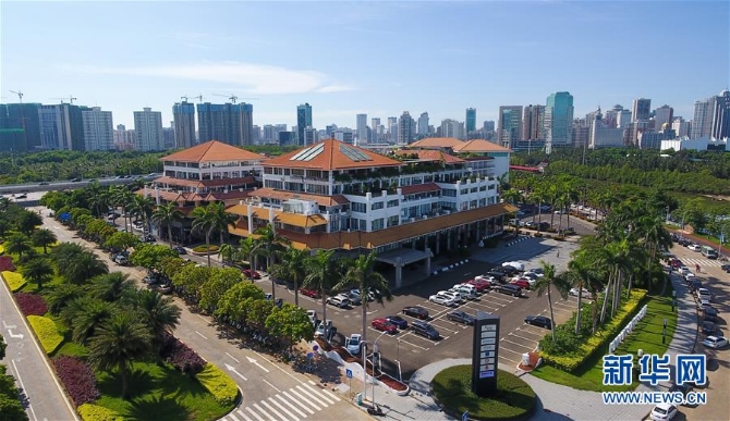 (在习近平新时代中国特色社会主义思想指引下——新时代新作为新篇章·总书记关切开放事·图文互动)(7)开放的故事讲不完——海南开放再“提速”