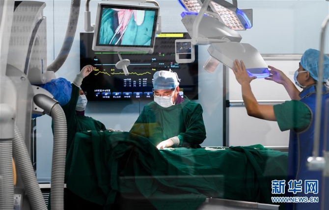 (在习近平新时代中国特色社会主义思想指引下——新时代新作为新篇章·总书记关切开放事·图文互动)(8)开放的故事讲不完——海南开放再“提速”