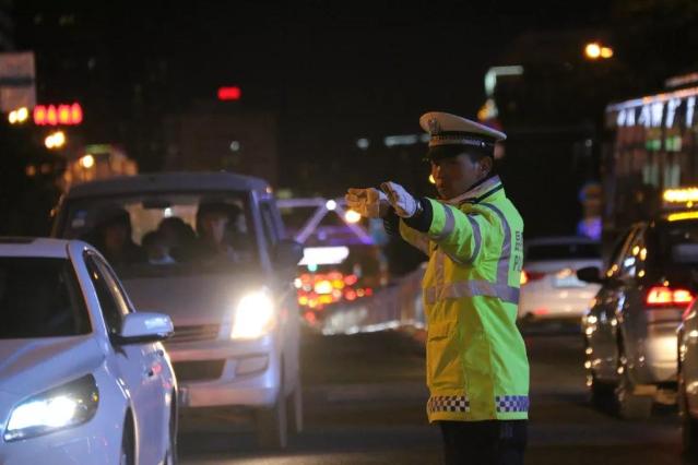 昆明交警为您提个醒！明后两天这些道路可能出现拥堵1.jpg