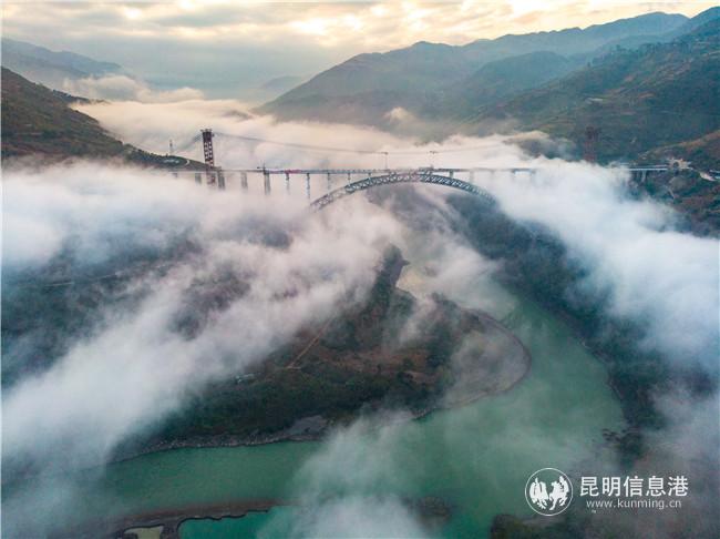 世界最大跨度铁路拱桥——大瑞铁路怒江特大桥主体建成，图为供图。通讯员王忠霞 王一翔  姚巍3