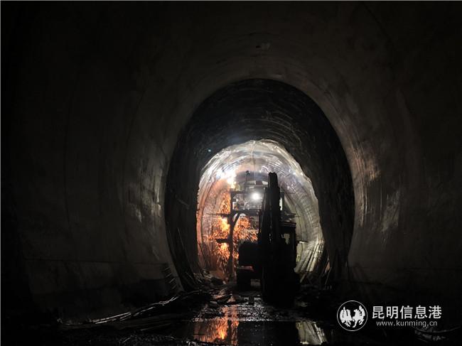 丽香铁路圆宝山隧道贯通，图为供图。通讯员王鹏 郝亚凡 陈骞1