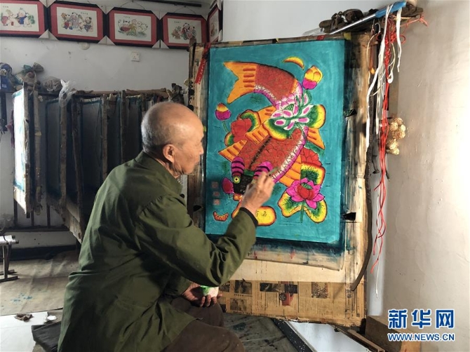 (图文互动)(1)庆“鱼”年:“缸鱼”年画匠人的年味记忆与期待