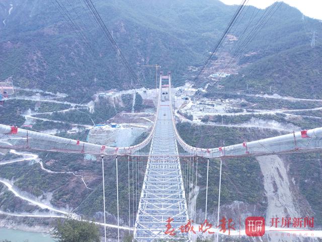 香丽高速虎跳峡金沙江特大桥