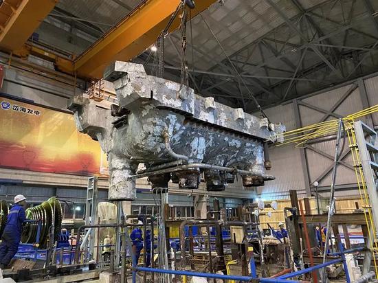 旧的轮机被拆除